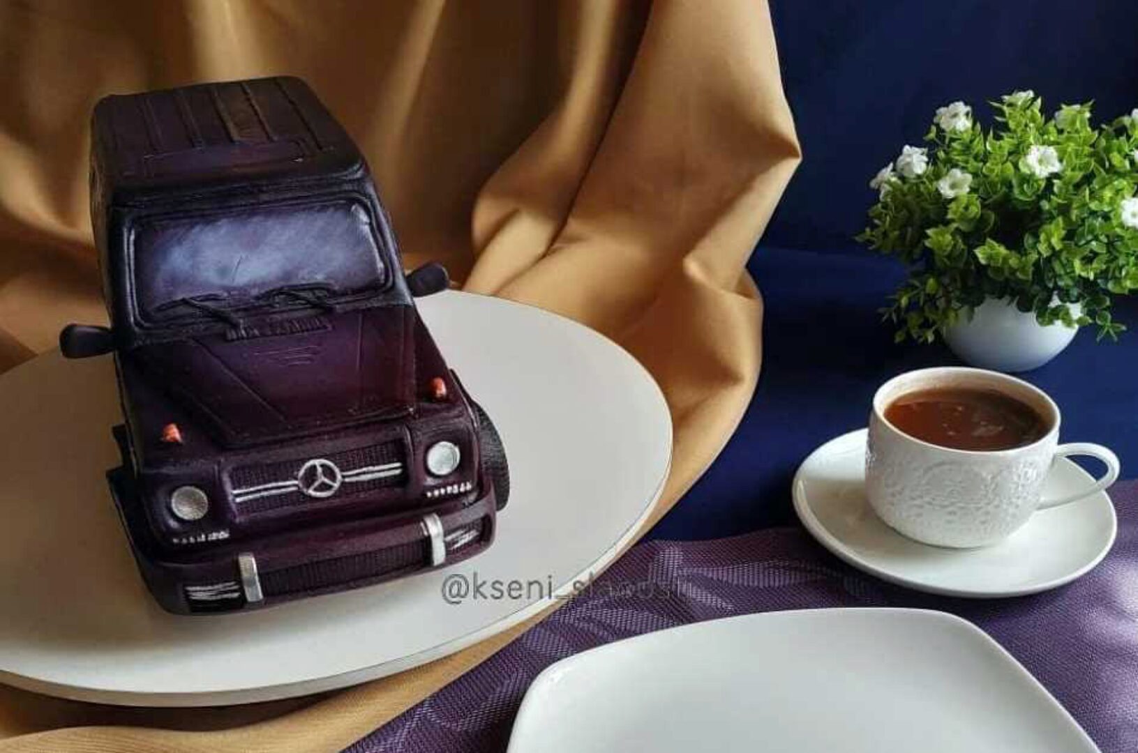 Торт «Mercedes Gelandewagen» (gdetort)