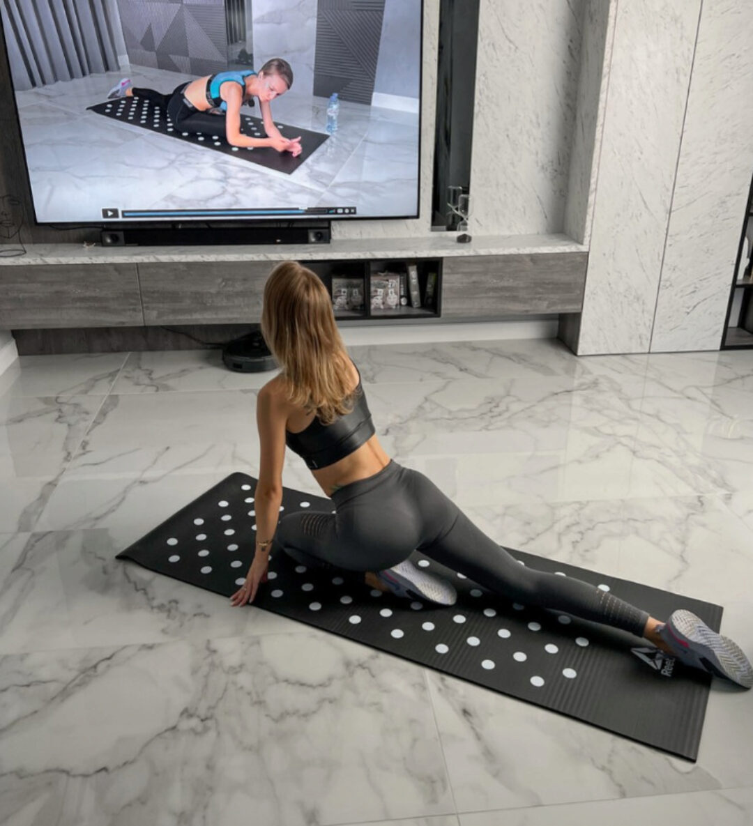 [viaphoto] Фитнес в домашних условиях 2.0 (Алина Васильева, Анастасия Волкова)