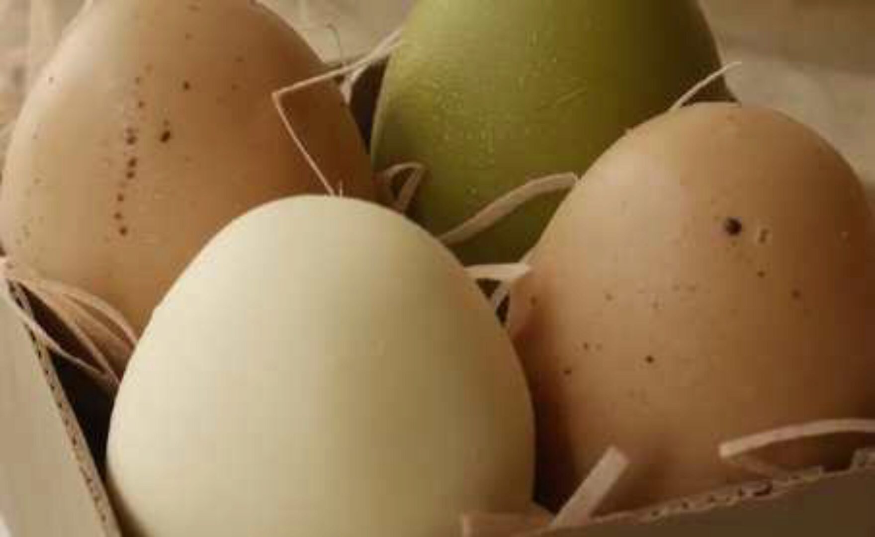 Муссовые пирожные в виде яиц (Виктория Углева)