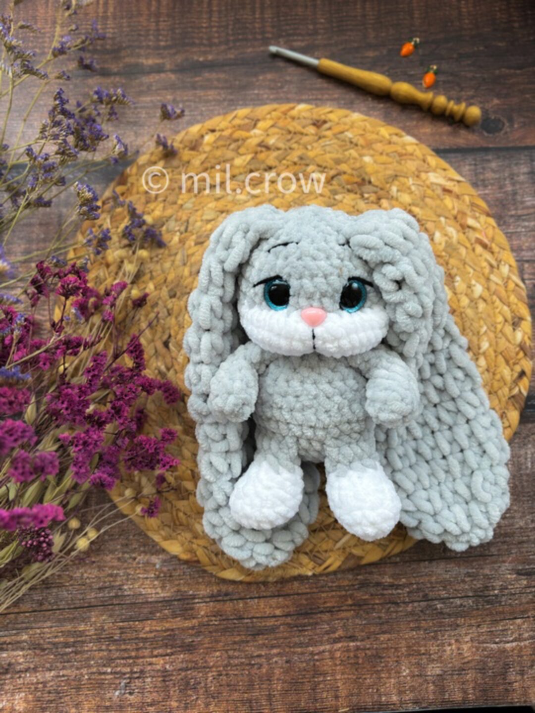 [Mil.crow] Зайка бусинка (Виктория Воронкова)