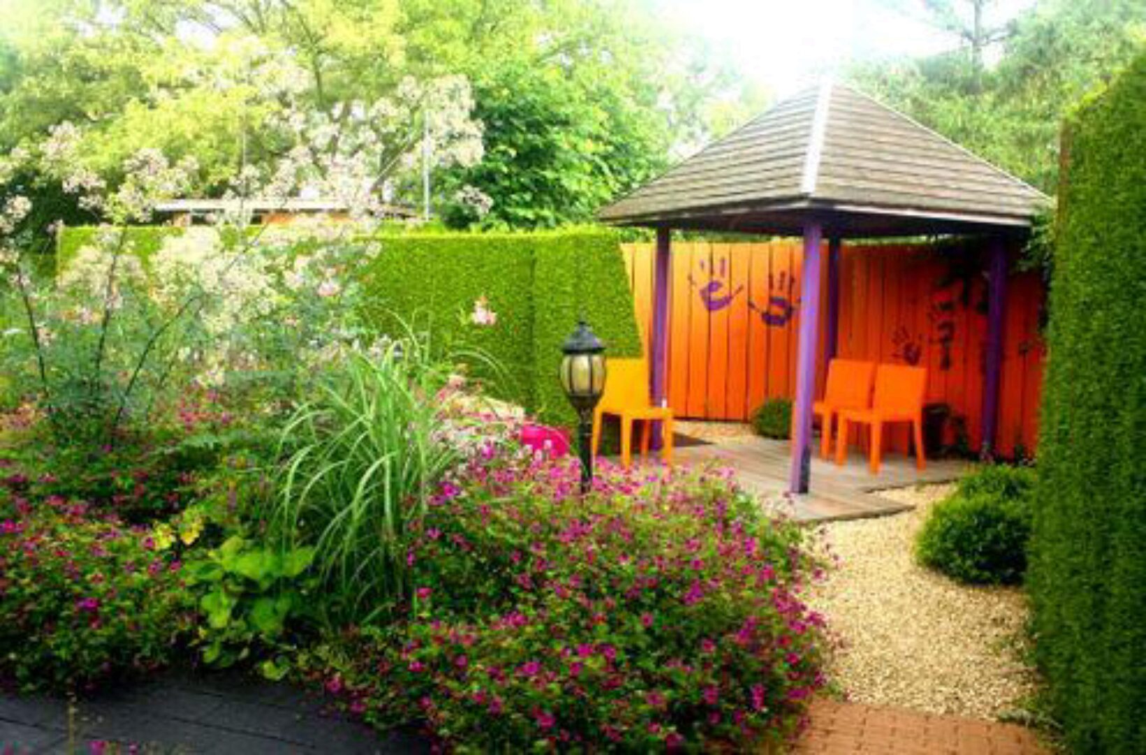 Место отдыха в современном саду (Наталья Мягкова)