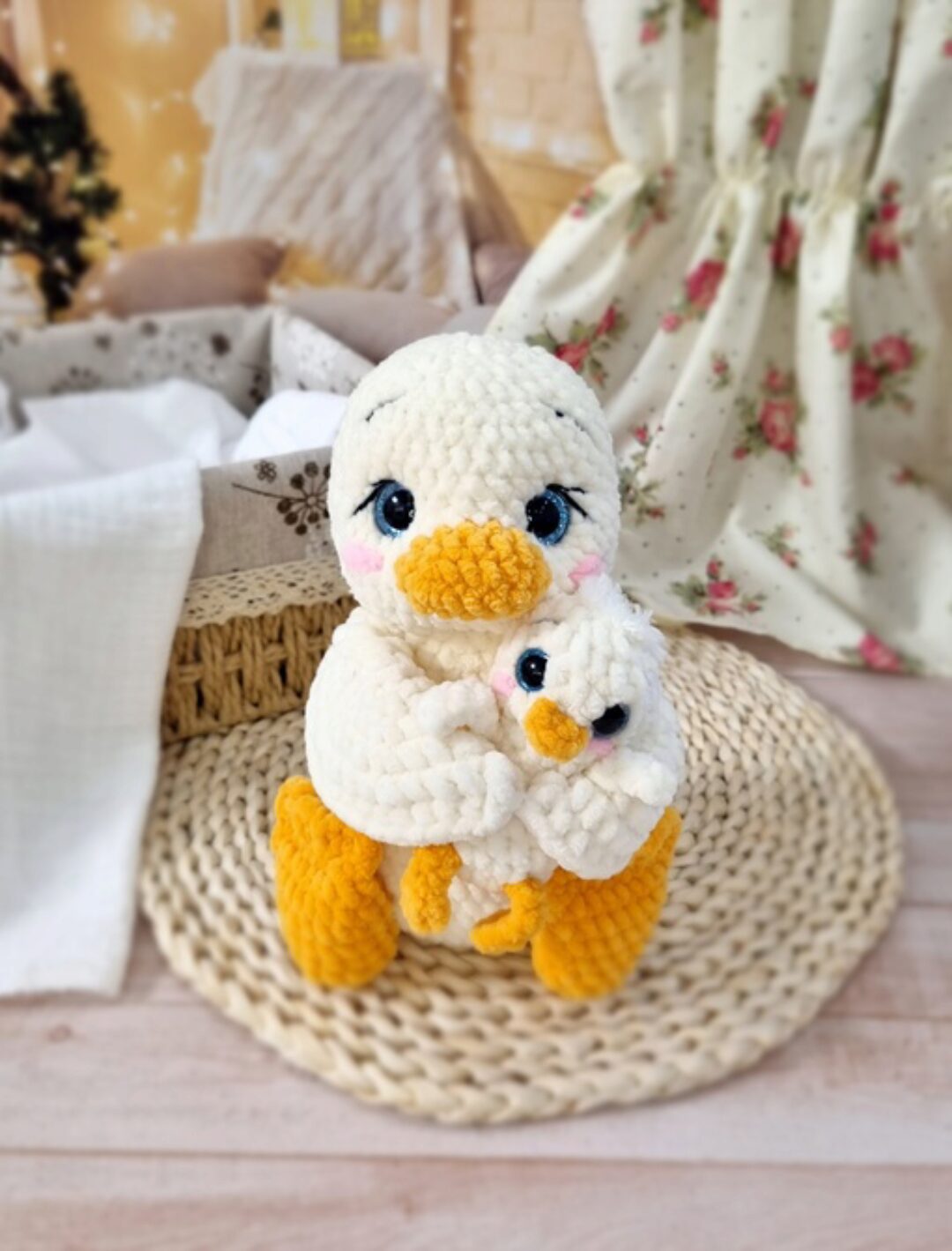 [ami.love] Уточка Мама и малыш (Катерина Караманова)