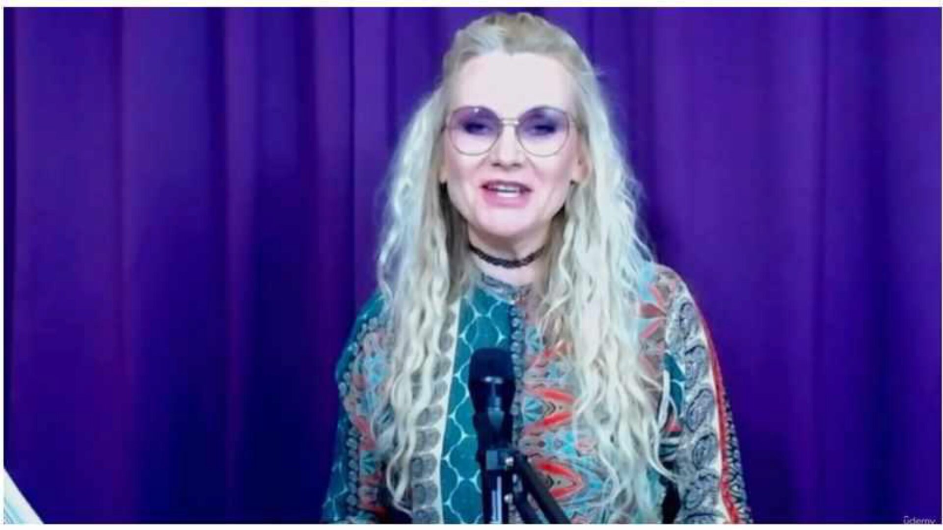 [Udemy] Основы вокала для самоучек (Юлия Полянская)