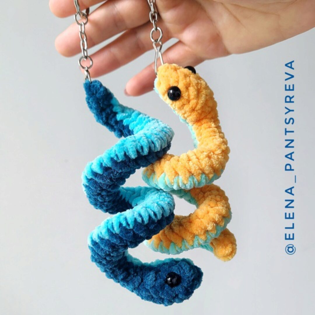 Брелок змейка (Елена Панцырева)
