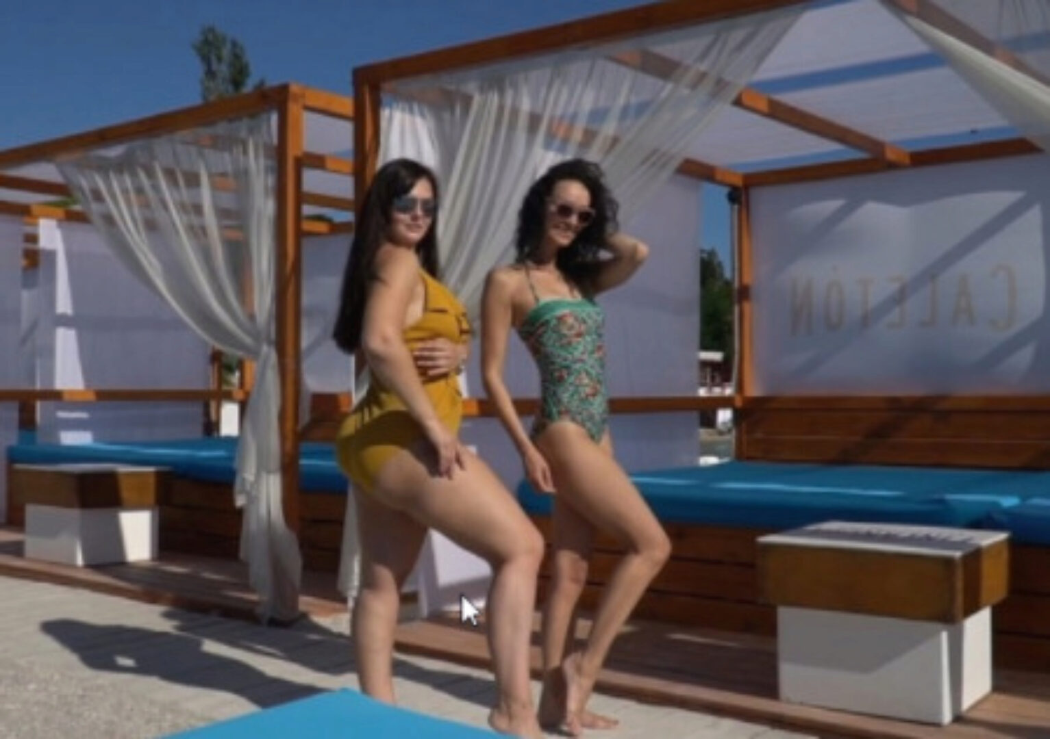 Как позировать в купальнике  (Катерина Власенко)