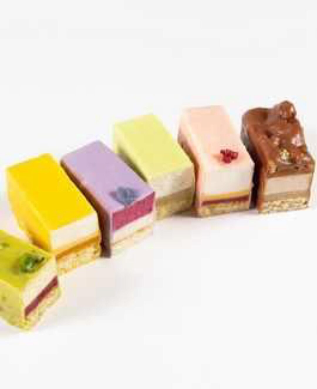 Ритмы вкуса: нарезные пирожные (Вера Никандрова)