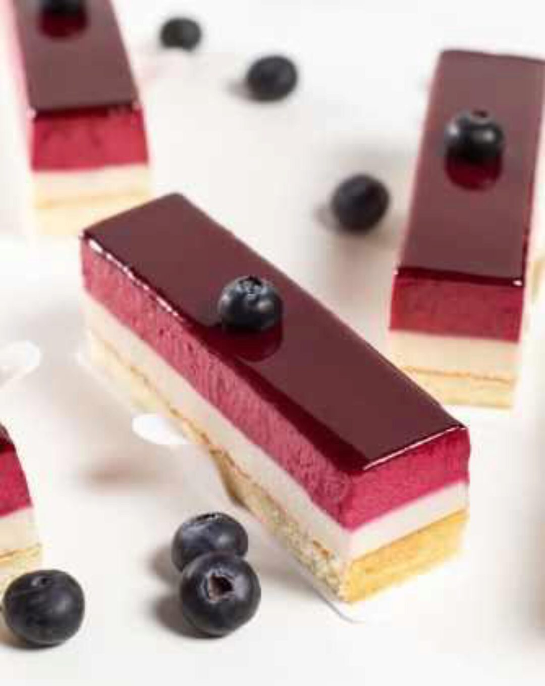 Нарезное пирожное «Смородиновый джайв» (Вера Никандрова)