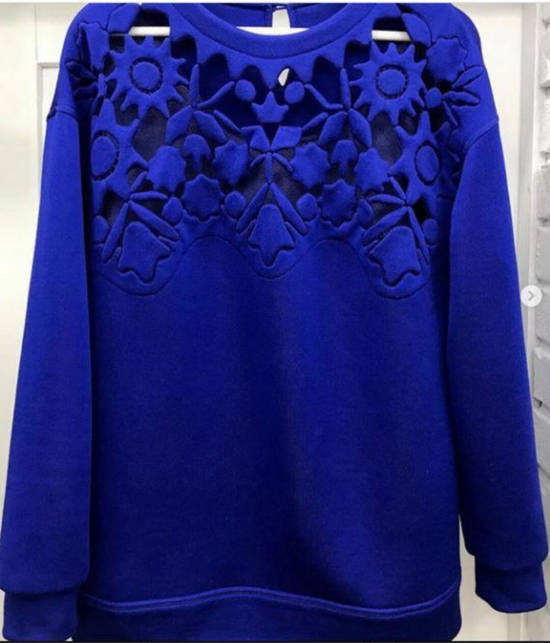 Свитшот с узором по мотивам Валентино. Тариф Самостоятельный (Katerina Kovalevska)