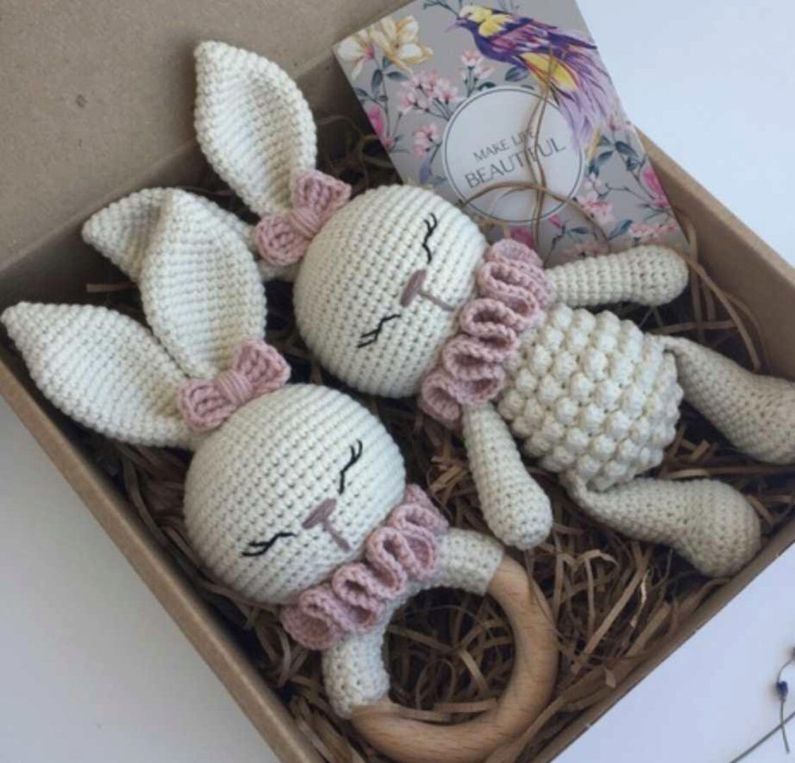 [Toys_knit_anny] Тактильный зайка и погремушка-грызунок (Анна Борисова)