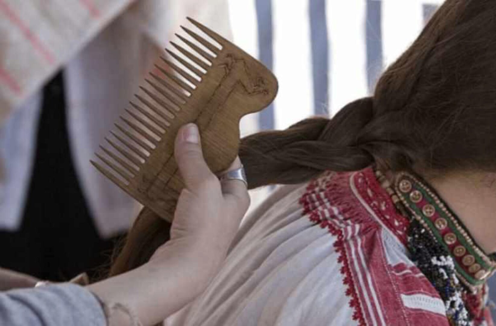 Магия расчески и как ухаживать за волосами (Арина Никитина)