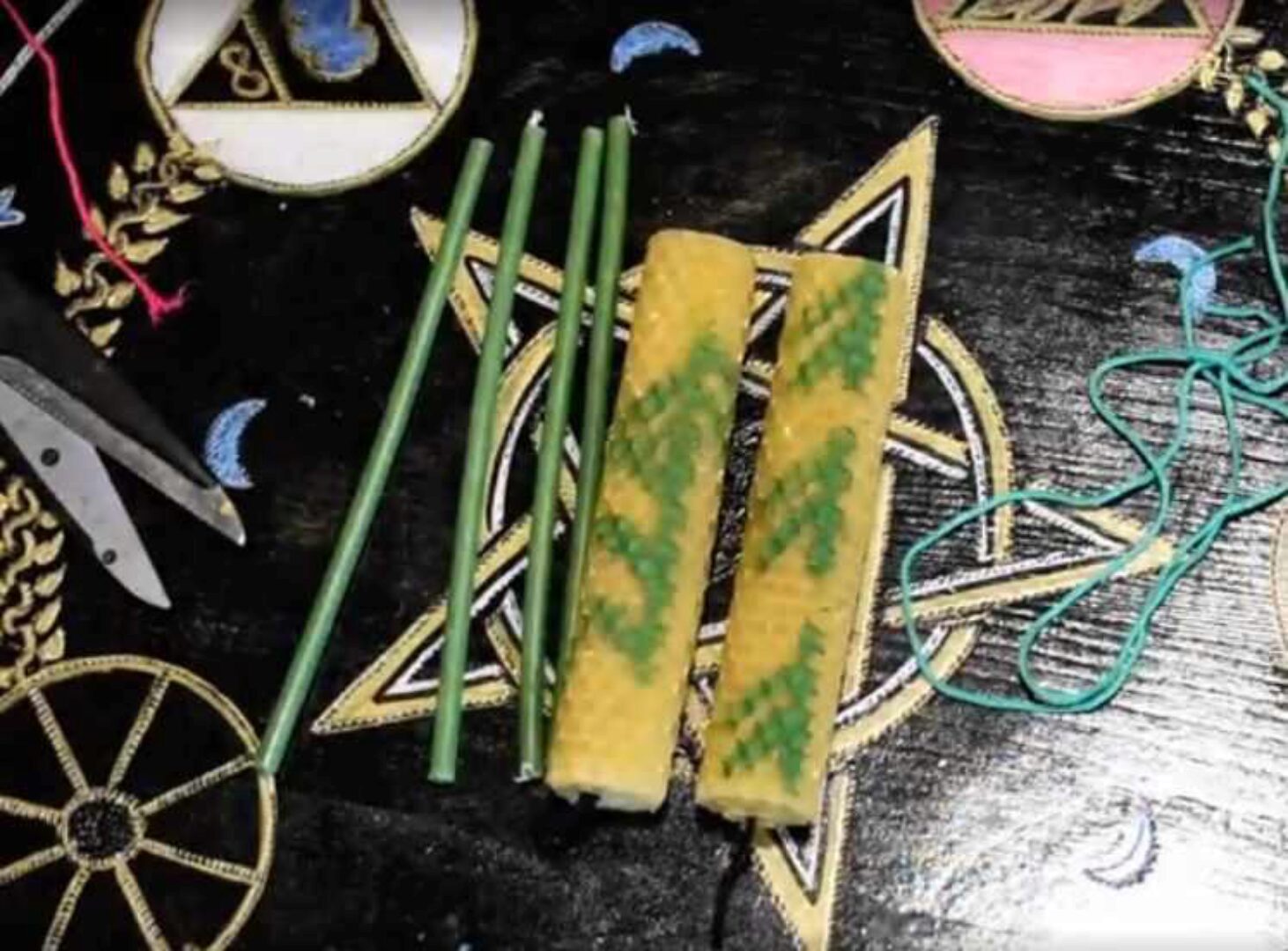 [Сова - Онлайн школа волшебства] Свеча скрутка на очищение и наполнение финансового канала (Елена Мирошниченко)