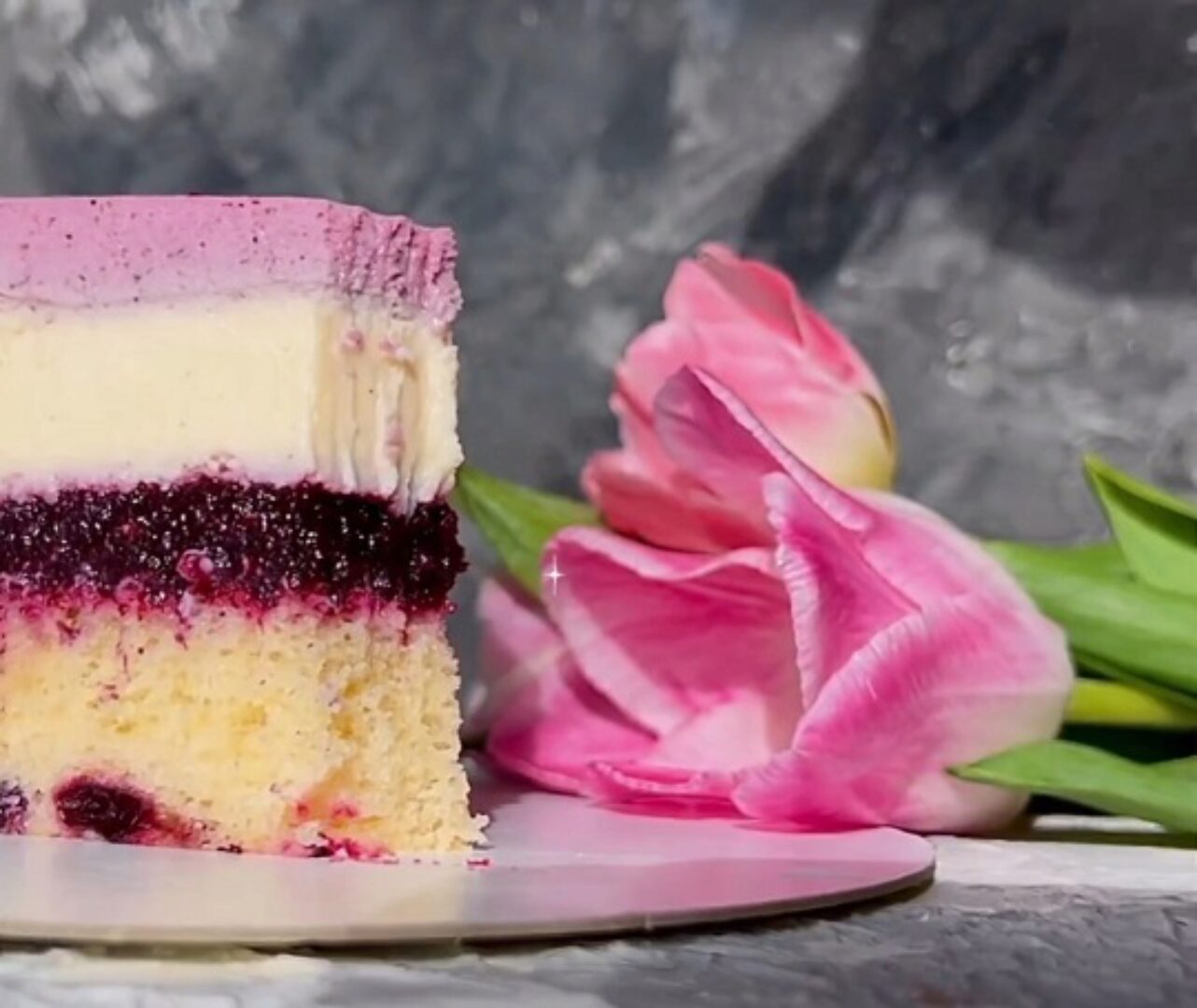 [BuenoCake] Торт Ягодный плобир. 2 в 1. Муссовая и бисквитная версия (Дарья Тимофеева)