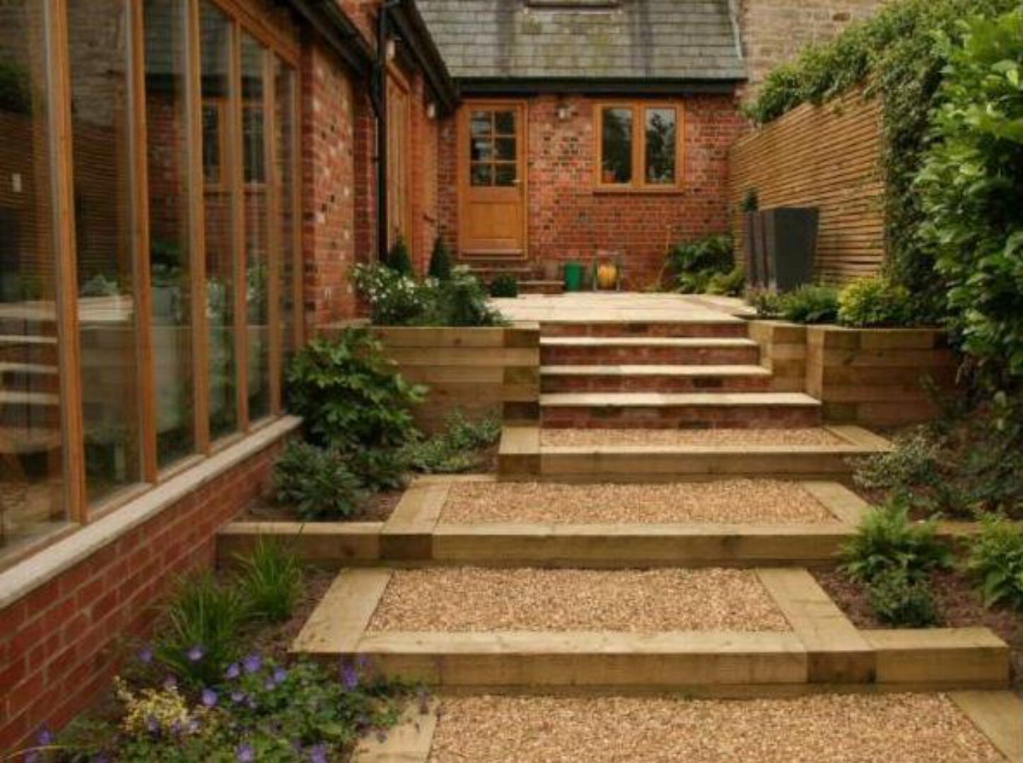 [Зеленая стрела] Уровни в ландшафтном проекте сада (Эндрю Дафф)