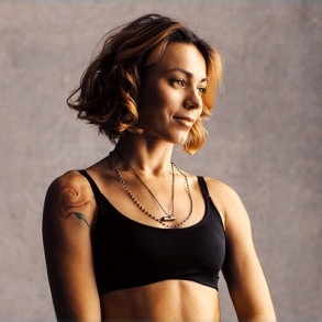 [dayoga] Легкость в плечах или как расправить плечи за 10 минут (Ульяна Агалакова)